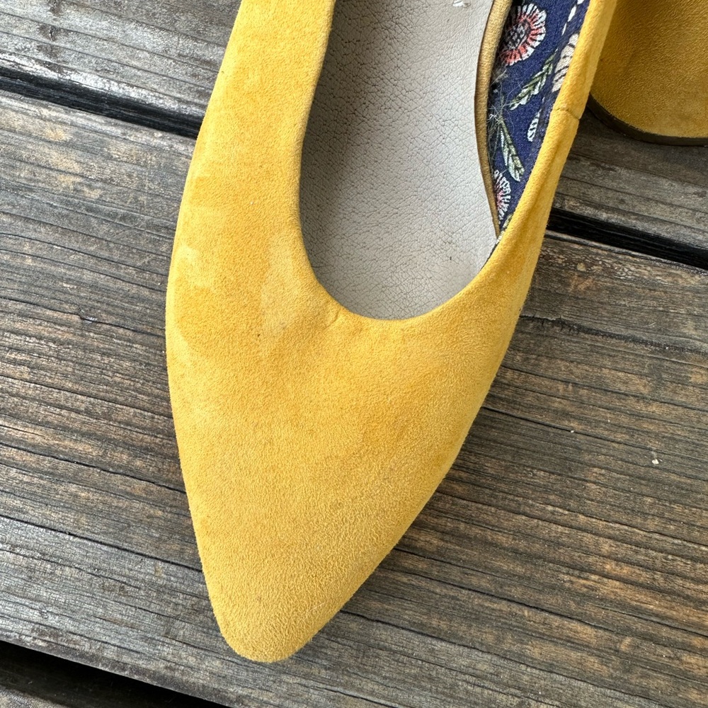 Mustard Seychelles Retro Modern Heels - Picture 6 of 11